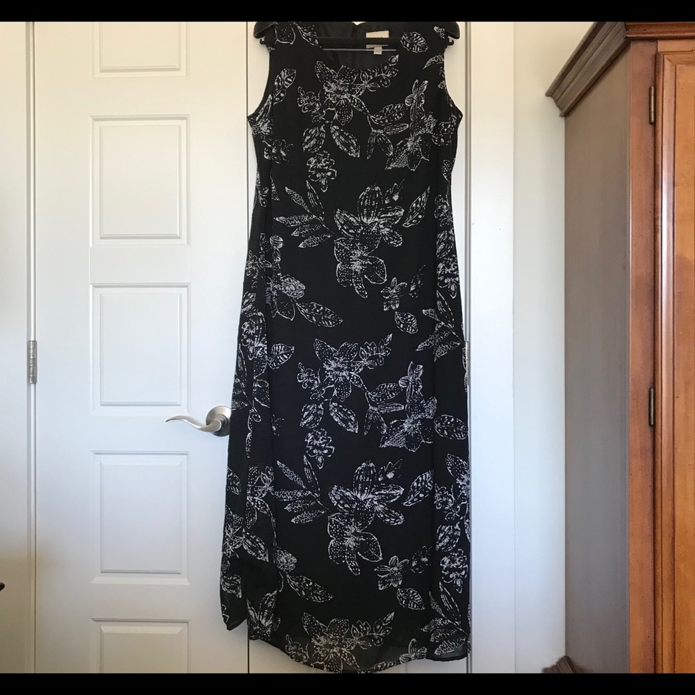 Maxi-Length Black Print Dress
